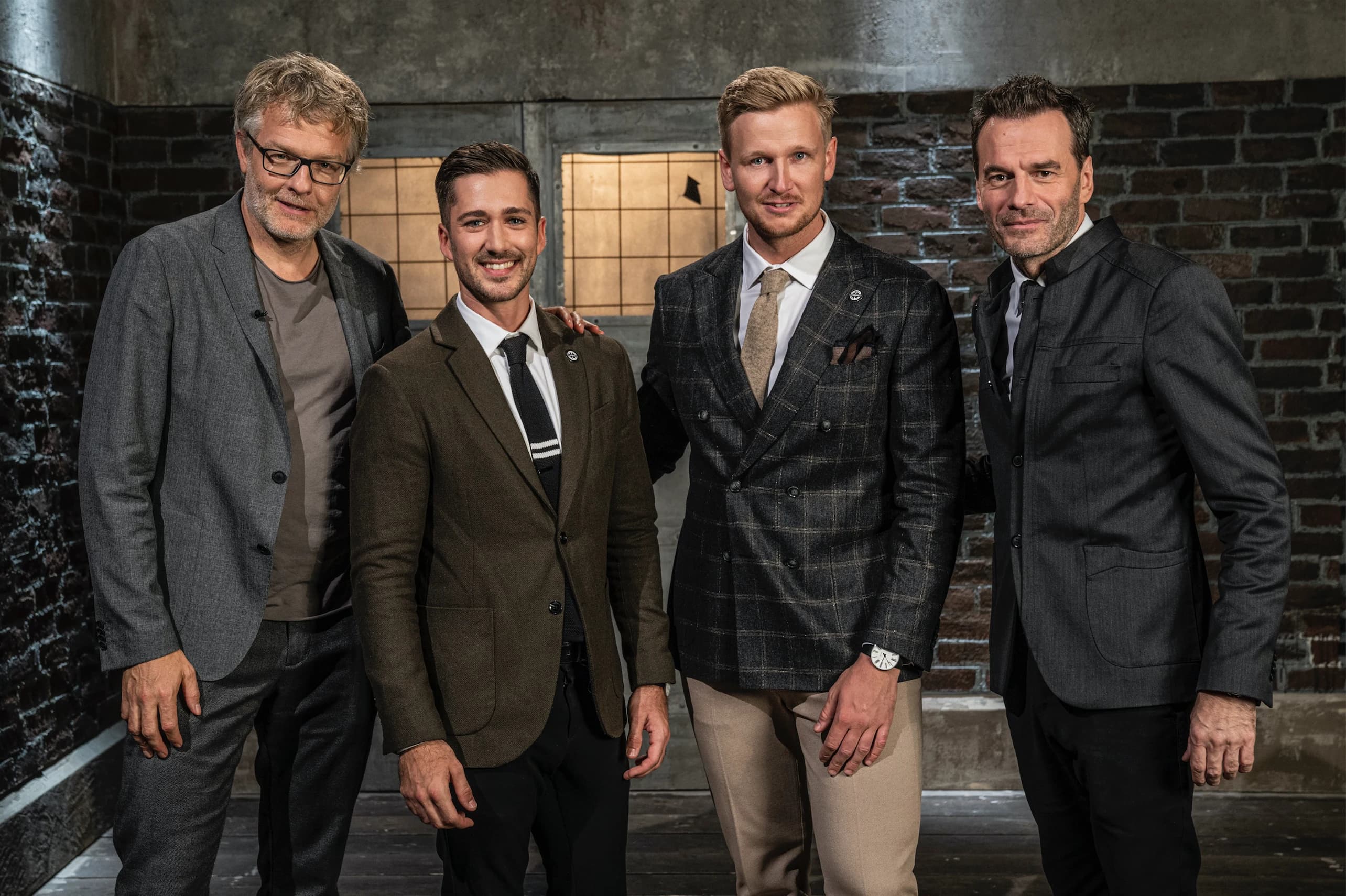Oliver e Kasper fotografados com a dupla Dialægt no estúdio do Løvens Hule
